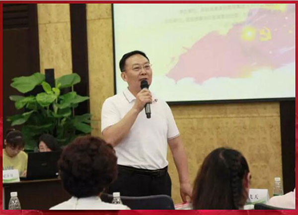 10中國(guó)非公醫(yī)療機(jī)構(gòu)協(xié)會(huì)健康管理與健康保險(xiǎn)分會(huì)副秘書長(zhǎng)張飛天點(diǎn)評(píng)嘉賓.jpg 10中國(guó)非公醫(yī)療機(jī)構(gòu)協(xié)會(huì)健康管理與健康保險(xiǎn)分會(huì)副秘書長(zhǎng)張飛天點(diǎn)評(píng)嘉賓.jpg